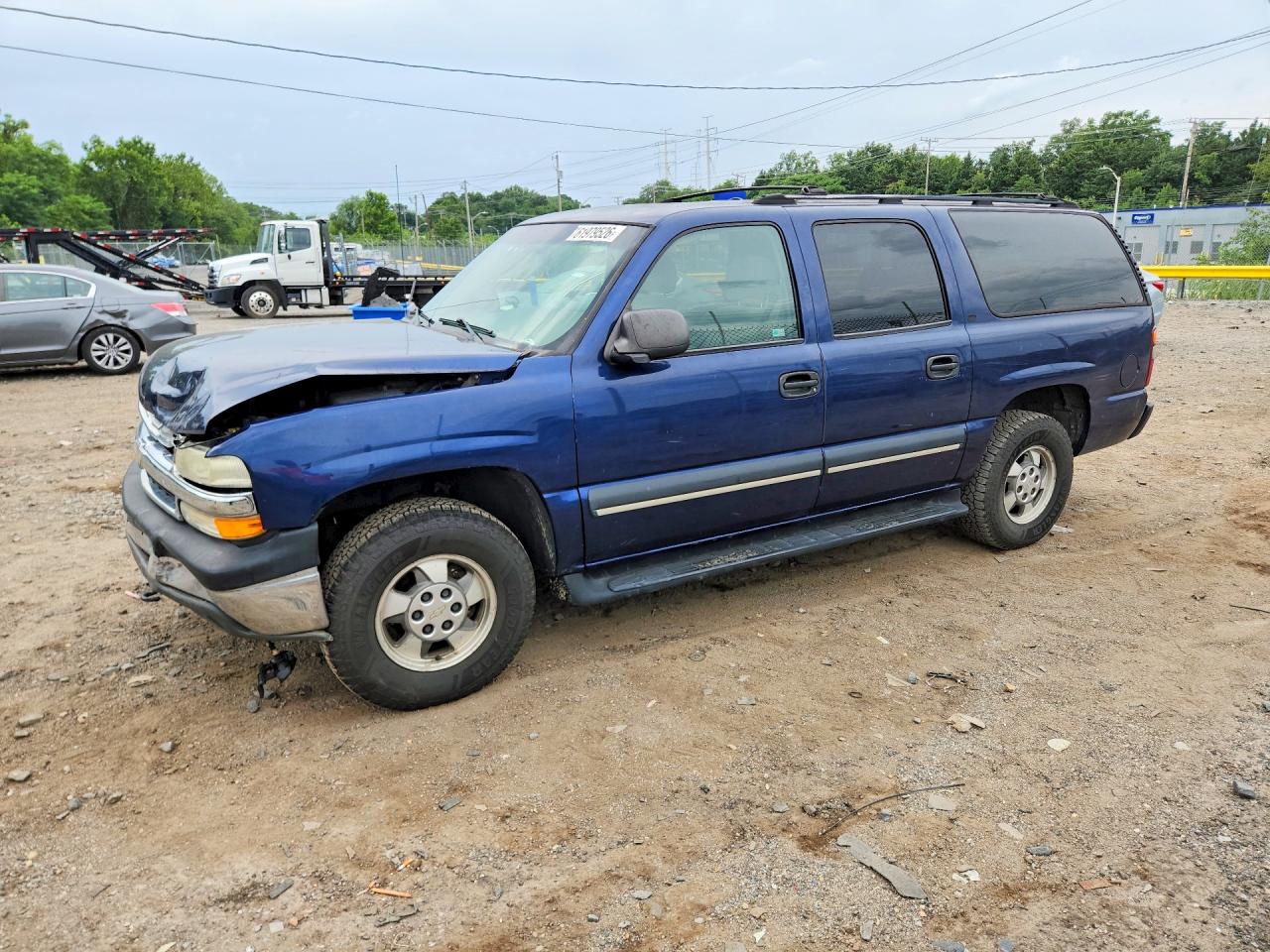 2002 Chevrolet Suburban LS, VIN 1GNFK16Z72J317147 — Front end
