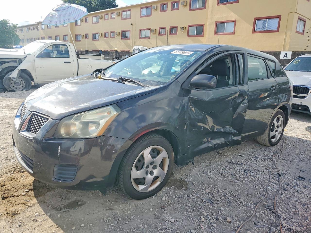 2009 Pontiac Vibe 1SA, VIN 5Y2SP67819Z468220 — Бок