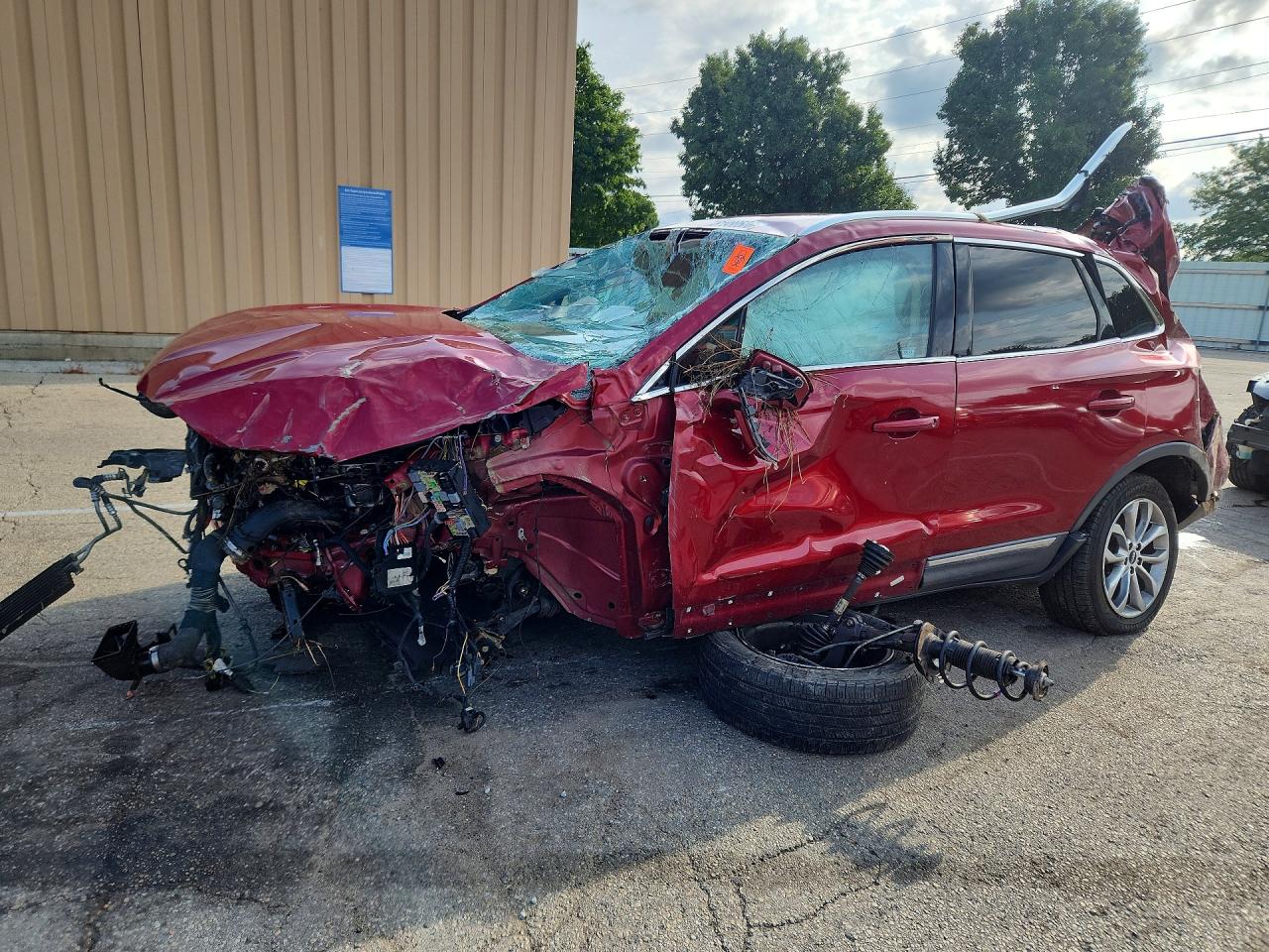 2017 Lincoln MKC Select, VIN 5LMCJ2C92HUL09496 — All over