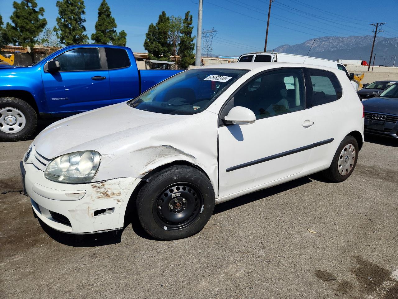 2008 Volkswagen Rabbit S, VIN WVWAA71K48W220986 — Front end