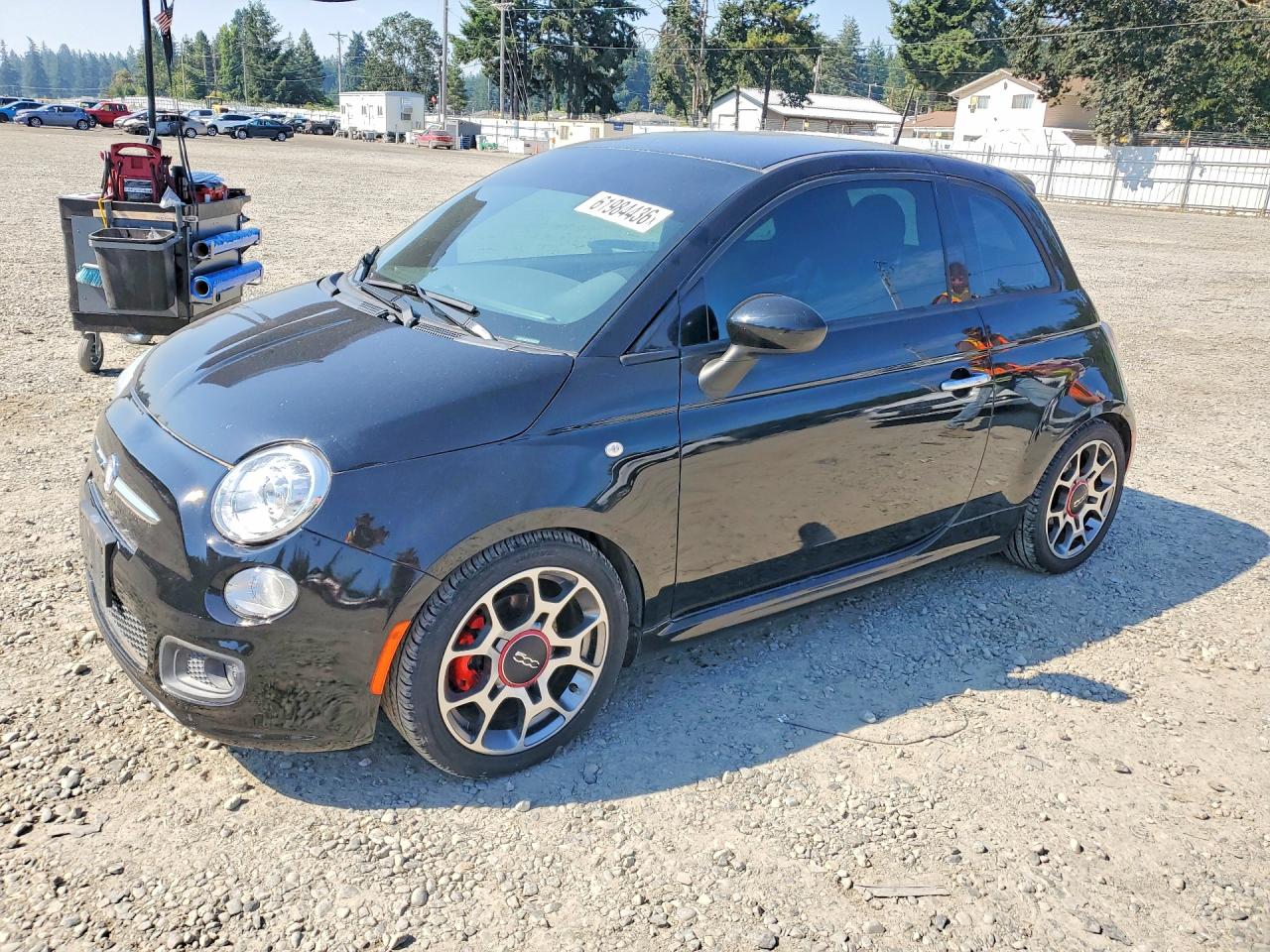 2015 FIAT 500 Sport, VIN 3C3CFFBR7FT500375 — Side