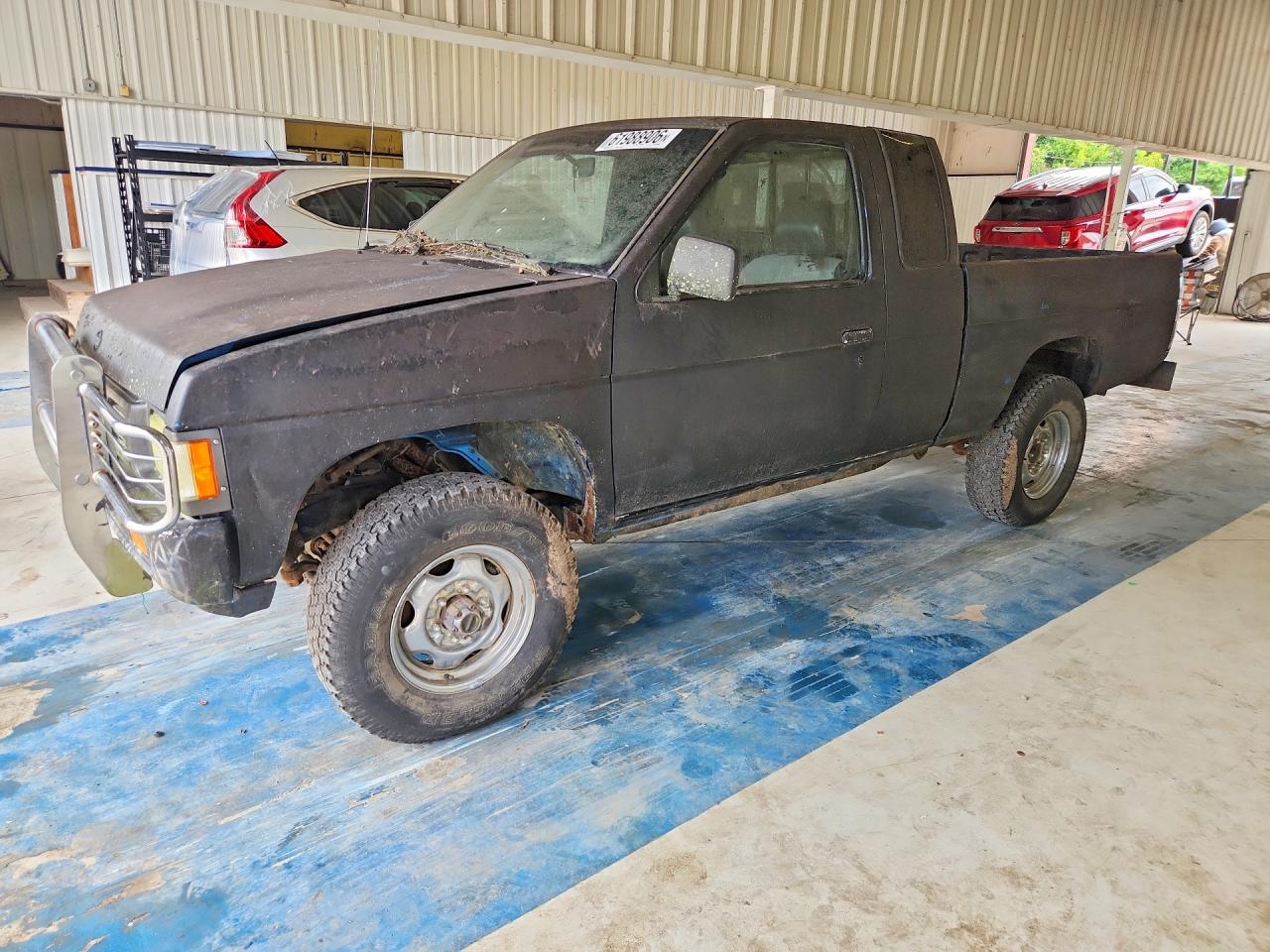 1995 Nissan Frontier XE, VIN 1N6SD16Y3SC338989 — Minor dents and scratches