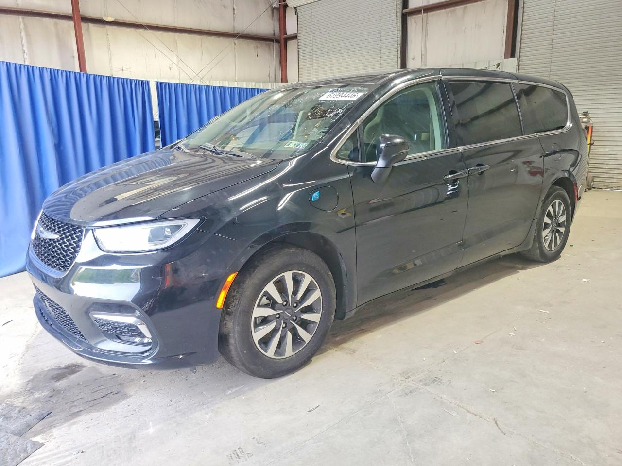 2023 Chrysler Pacifica Hybrid Touring L, VIN 2C4RC1L74PR541162 — Minor dents and scratches