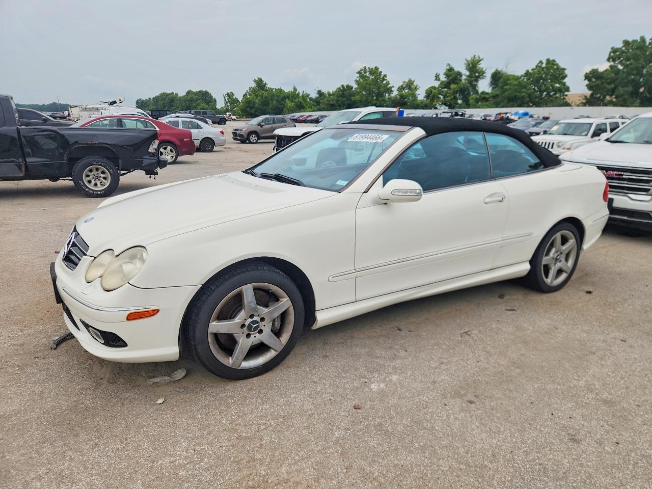 2005 Mercedes-Benz CLK 500, VIN WDBTK75G15T034801 — Minor dents and scratches