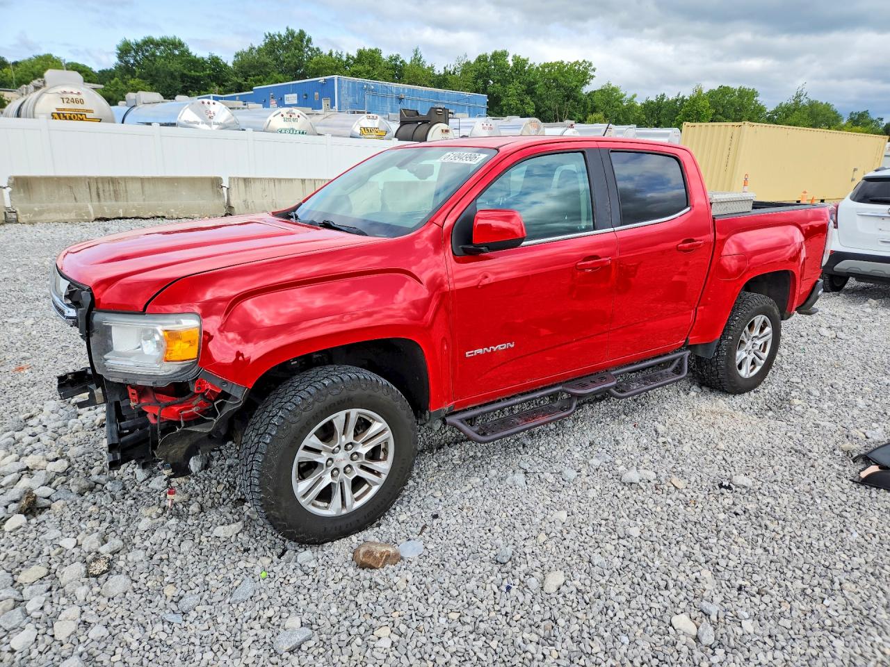 2019 GMC Canyon 2WD SLE, VIN 1GTG5CENXK1133996 — Front end