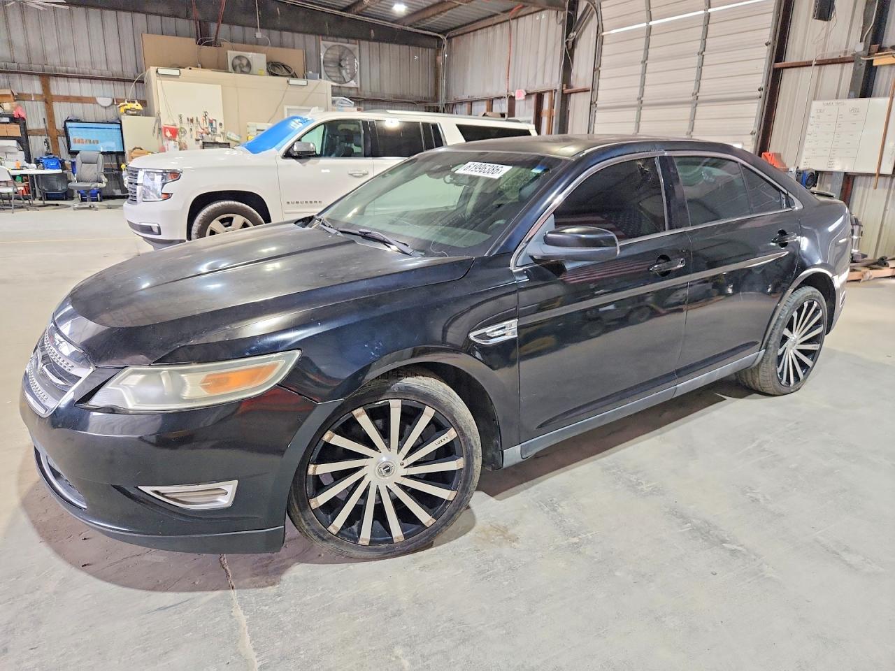 2011 Ford Taurus SHO, VIN 1FAHP2KT7BG162872 — Front end