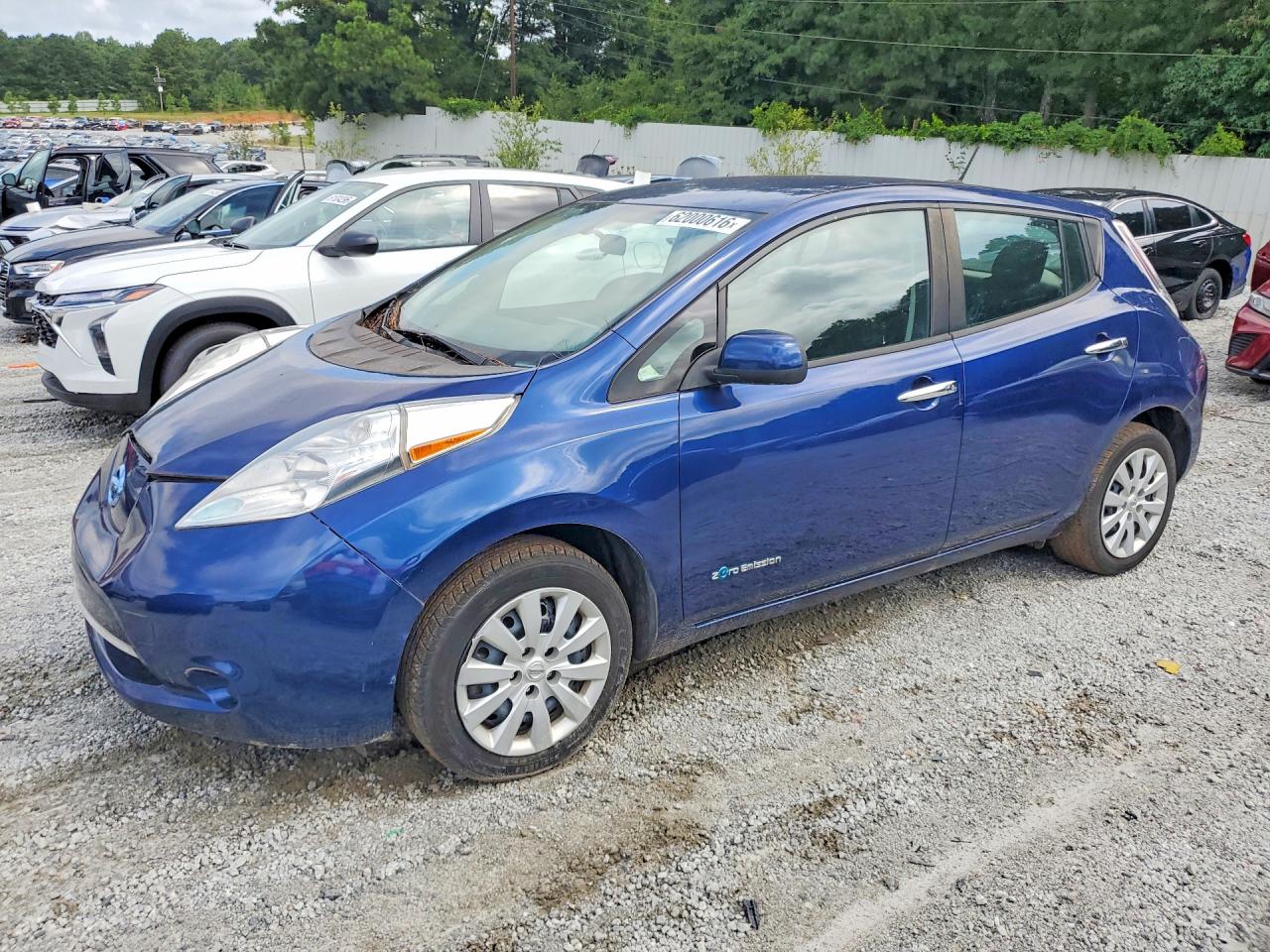2017 Nissan LEAF S, VIN 1N4BZ0CP3HC306553 — Front end