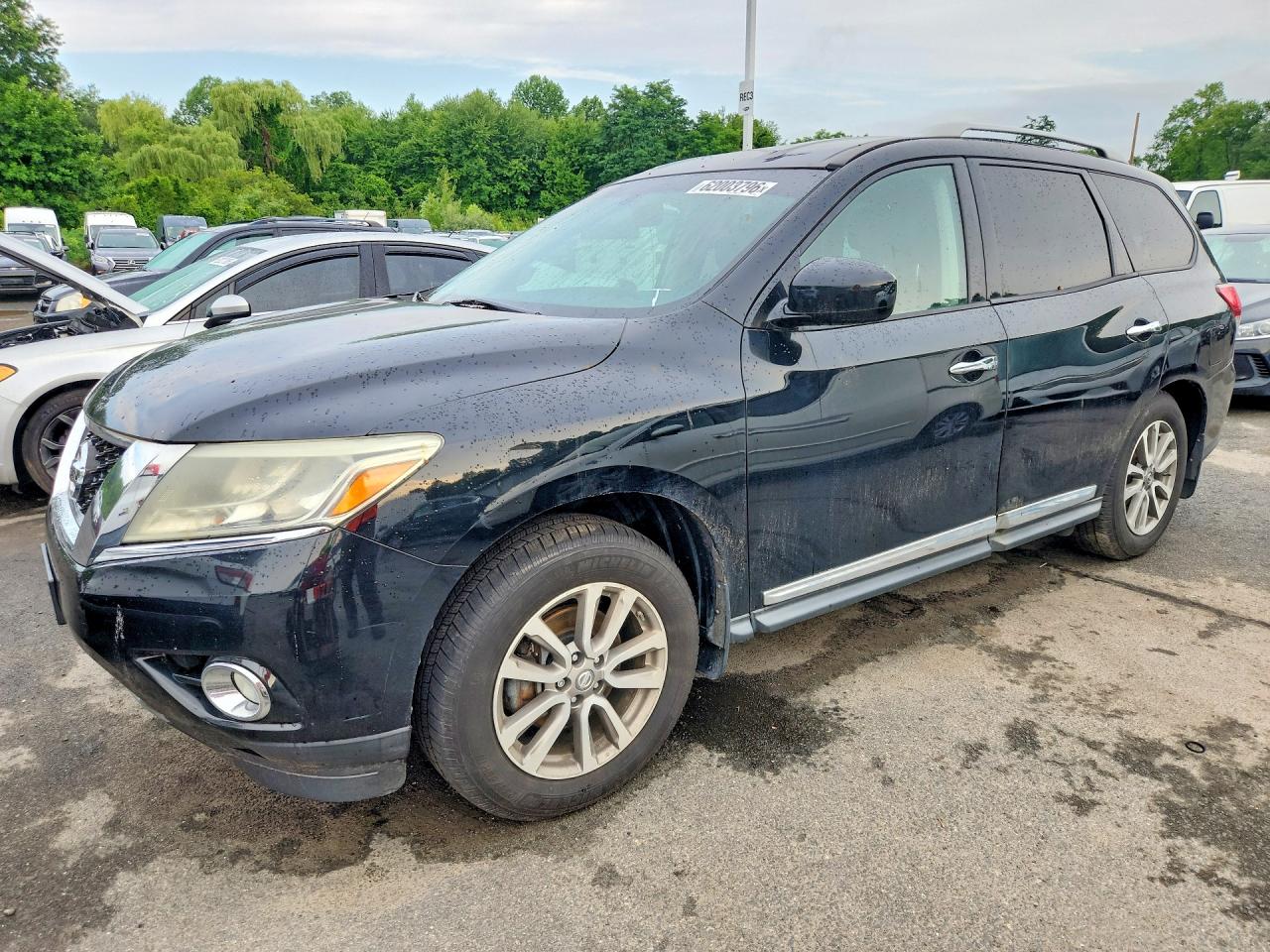 2014 Nissan Pathfinder S, VIN 5N1AR2MM7EC704006 — Minor dents and scratches