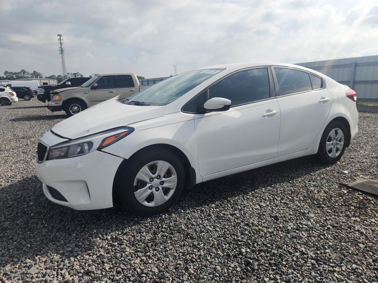 2017 Kia Forte LX, VIN 3KPFK4A70HE146800 — Front end