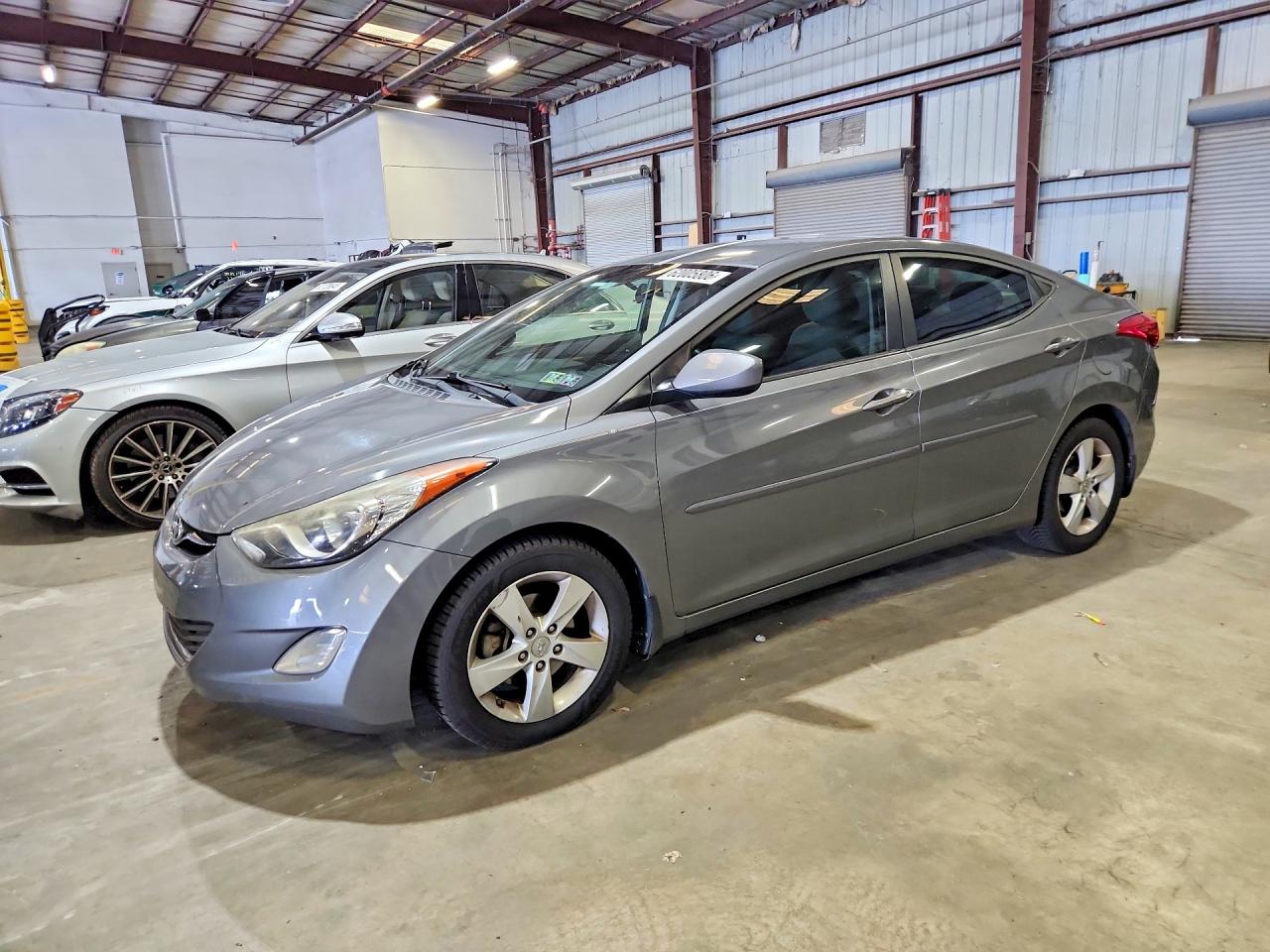 2013 Hyundai Elantra GLS, VIN 5NPDH4AE3DH447801 — Side