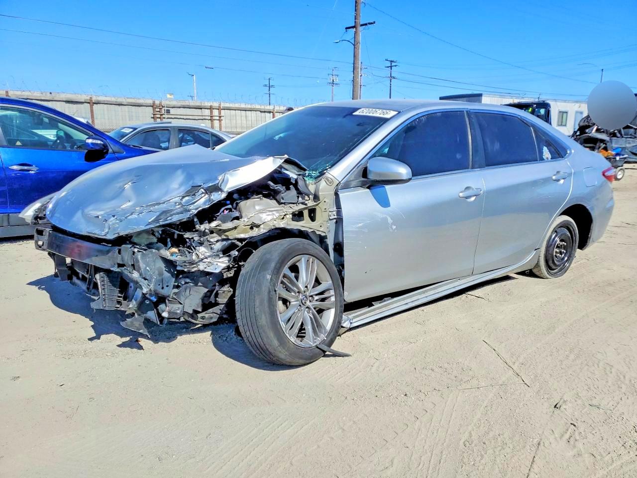 2016 Toyota Camry SE, VIN 4T1BF1FK2GU134660 — Front end