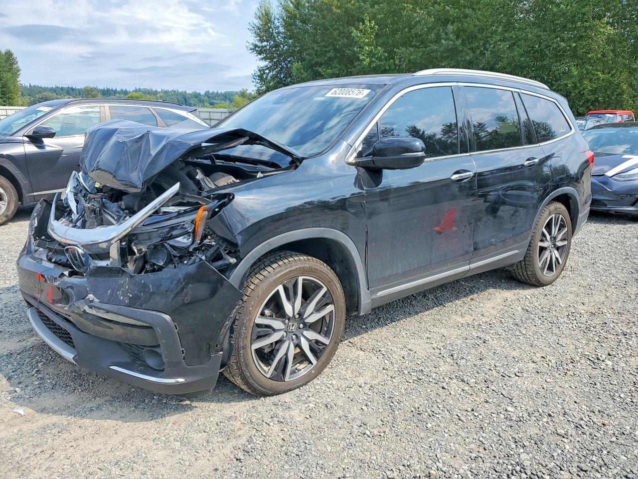 2022 Honda Pilot Touring 8-Passenger, VIN 5FNYF5H99NB014716 — Front end