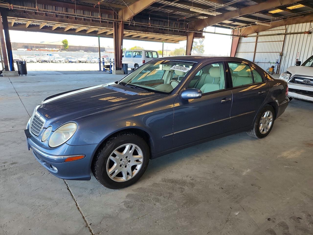 2004 Mercedes-Benz E 320, VIN WDBUF82J24X111293 — Minor dents and scratches