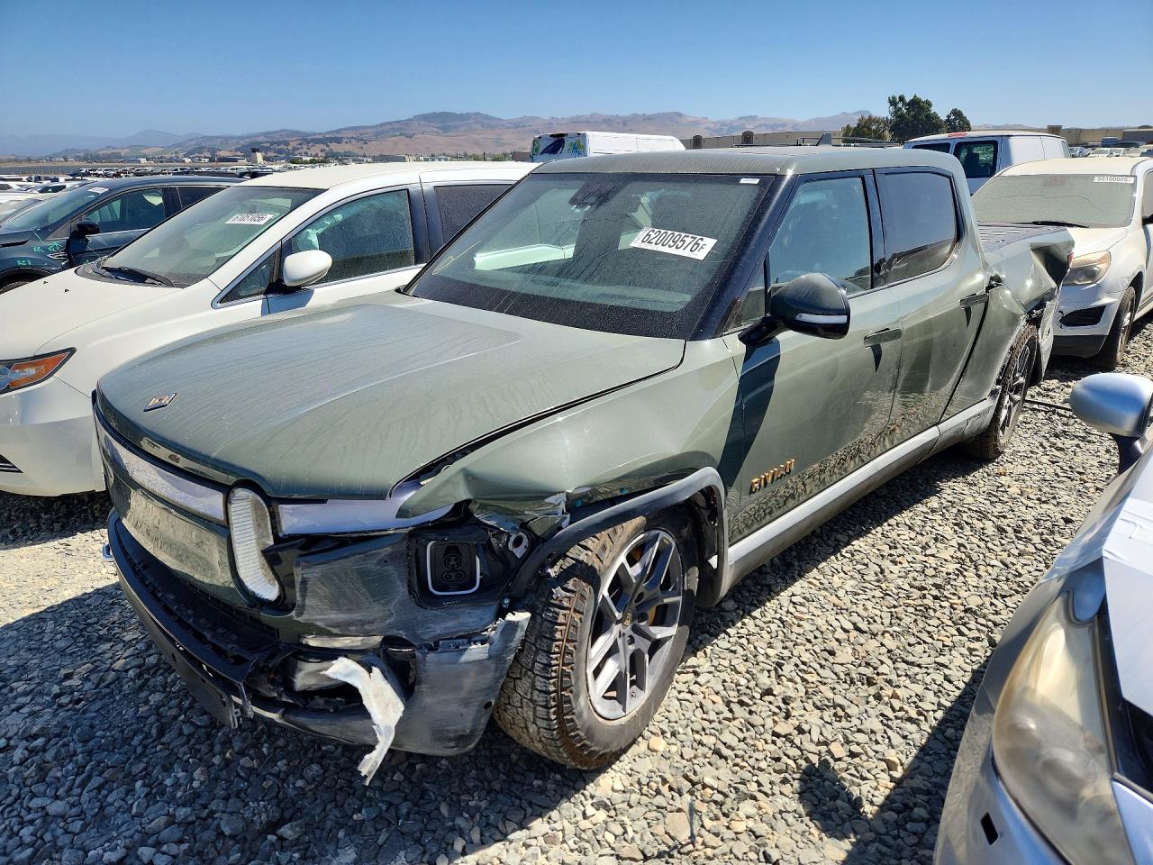 2022 Rivian R1T Launch Edition, VIN 7FCTGAAL4NN004385 — Front end