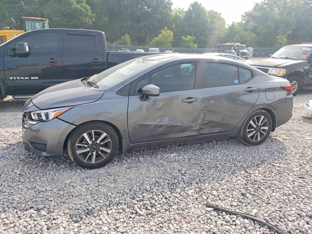 2024 Nissan Versa SV, VIN 3N1CN8EV8RL872320 — Side