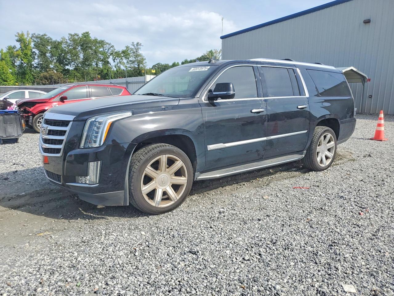 2018 Cadillac Escalade ESV Luxury, VIN 1GYS4HKJ9JR237000 — Minor dents and scratches