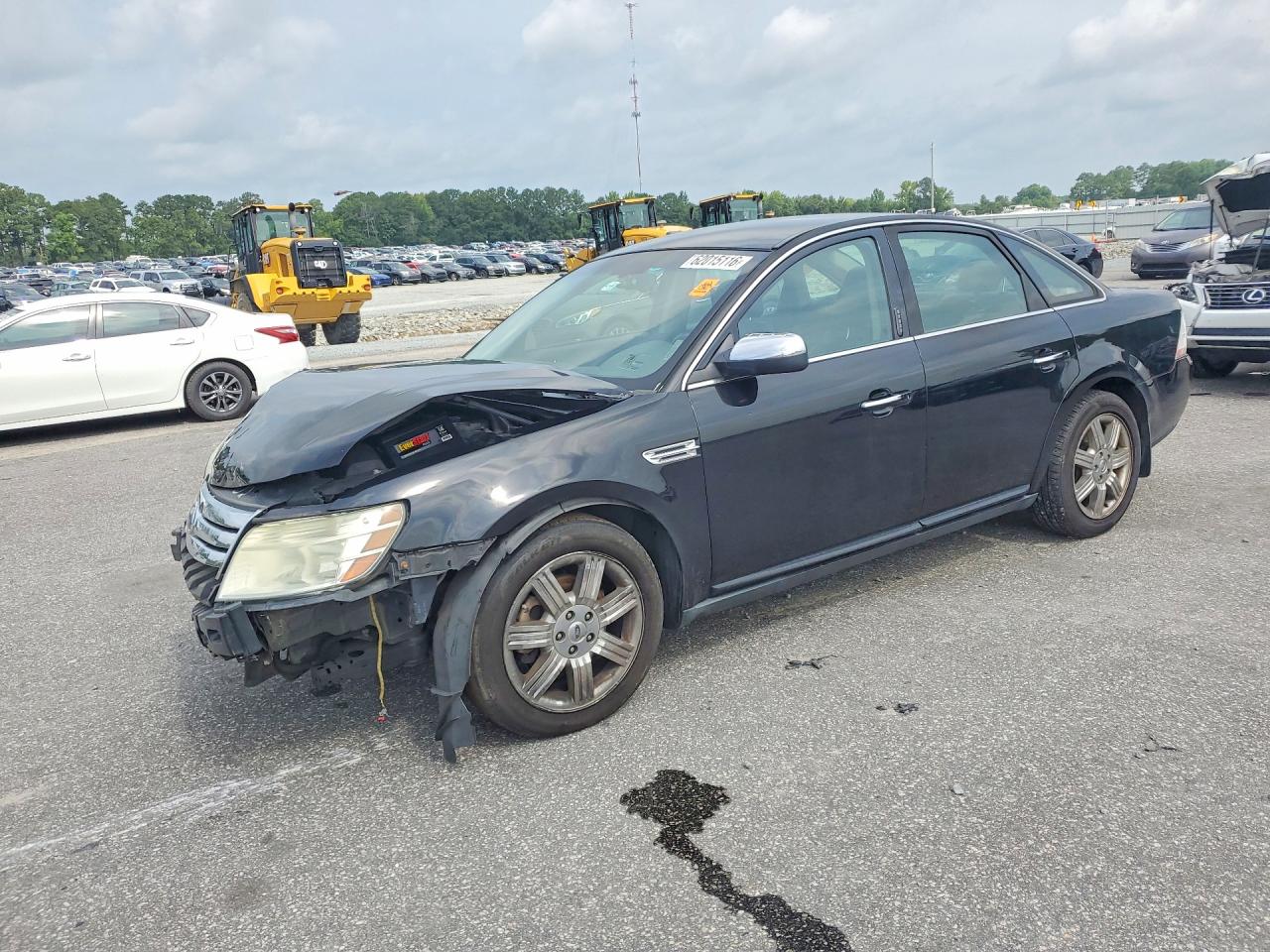 2008 Ford Taurus Limited, VIN 1FAHP25W78G154009 — Перед