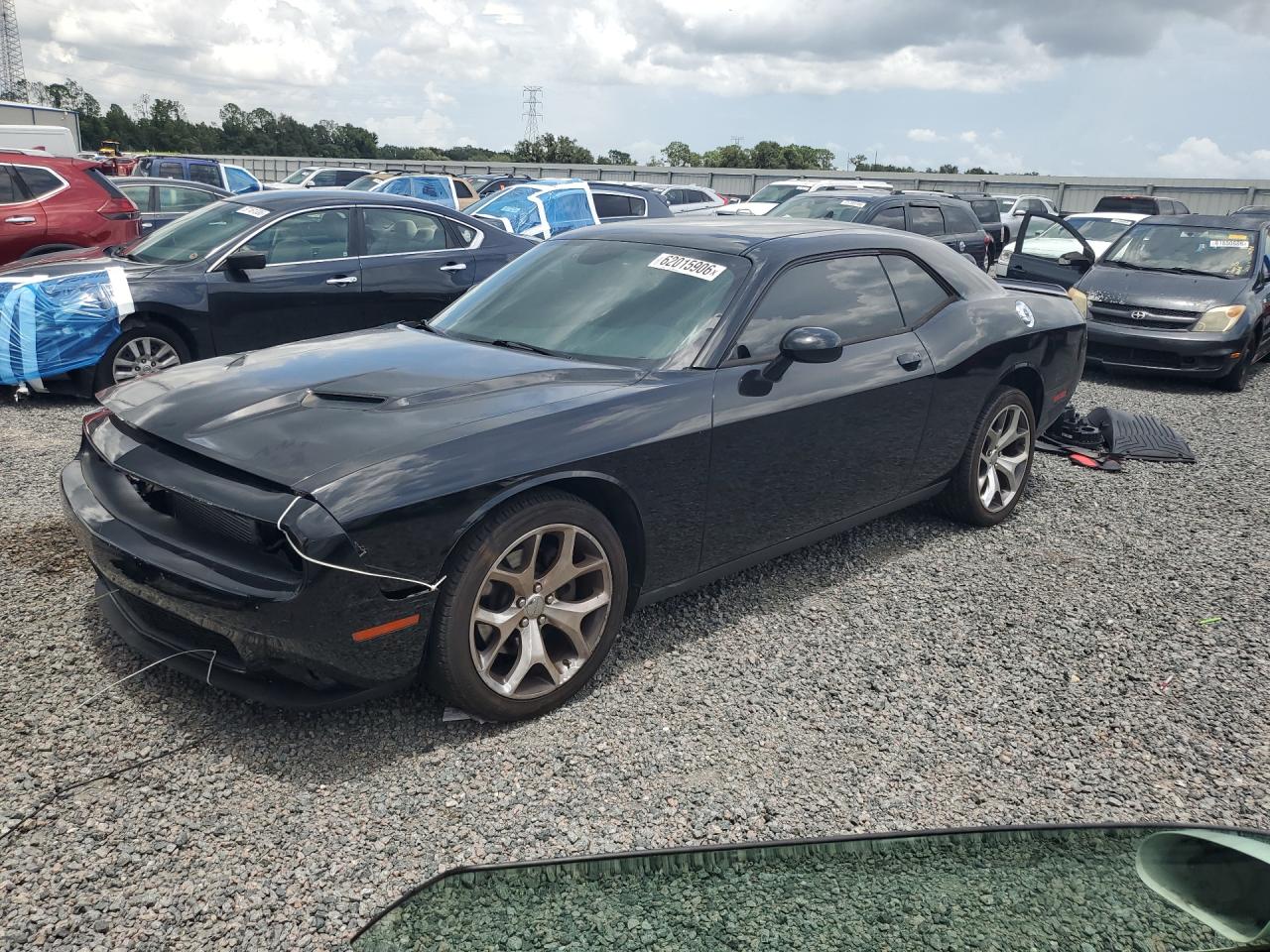 2015 Dodge Challenger SXT Plus, VIN 2C3CDZBG7FH805339 — Front end