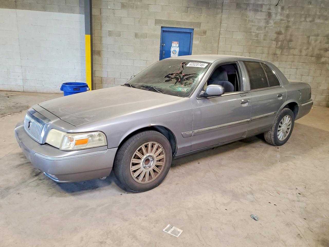 2006 Mercury Grand Marquis GS, VIN 2MEFM74V86X606233 — Перед