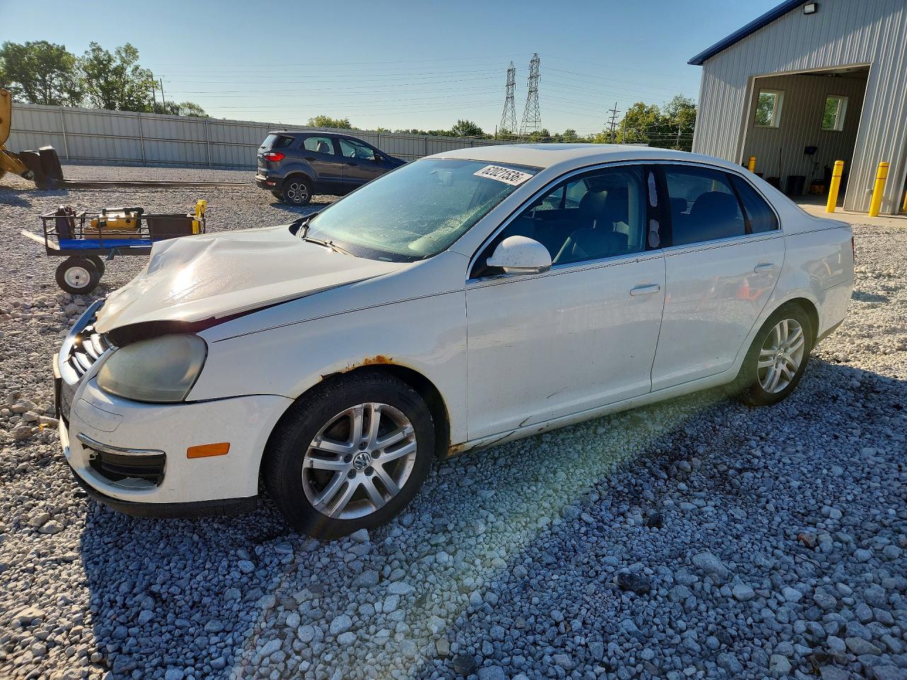 2008 Volkswagen Jetta SE, VIN 3VWRM71K88M095983 — Перед