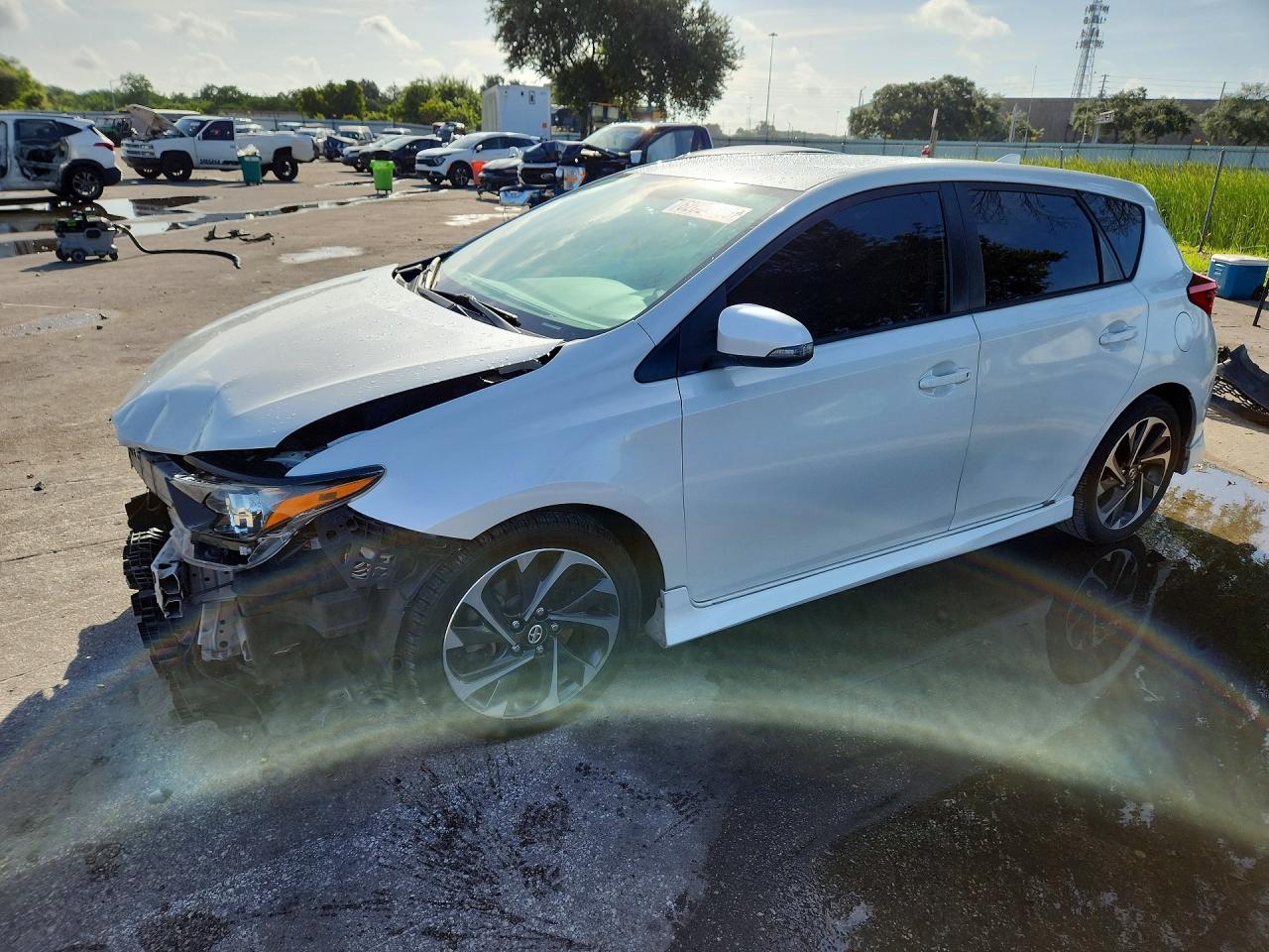 2016 Scion iM, VIN JTNKARJE4GJ501090 — Front end
