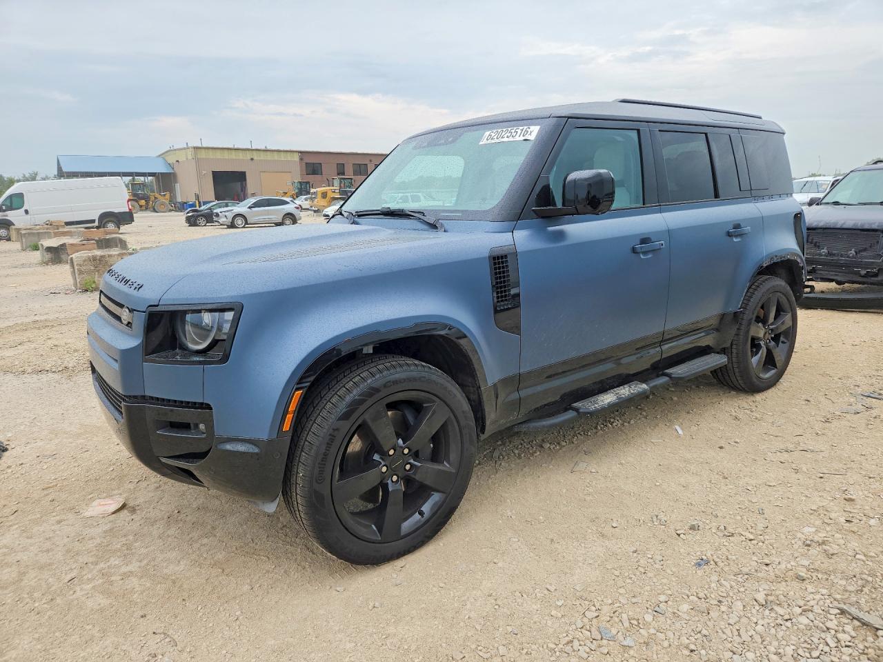 2026 Land Rover Defender X-Dynamic SE, VIN SALE27EU2T2503101 — Rear end