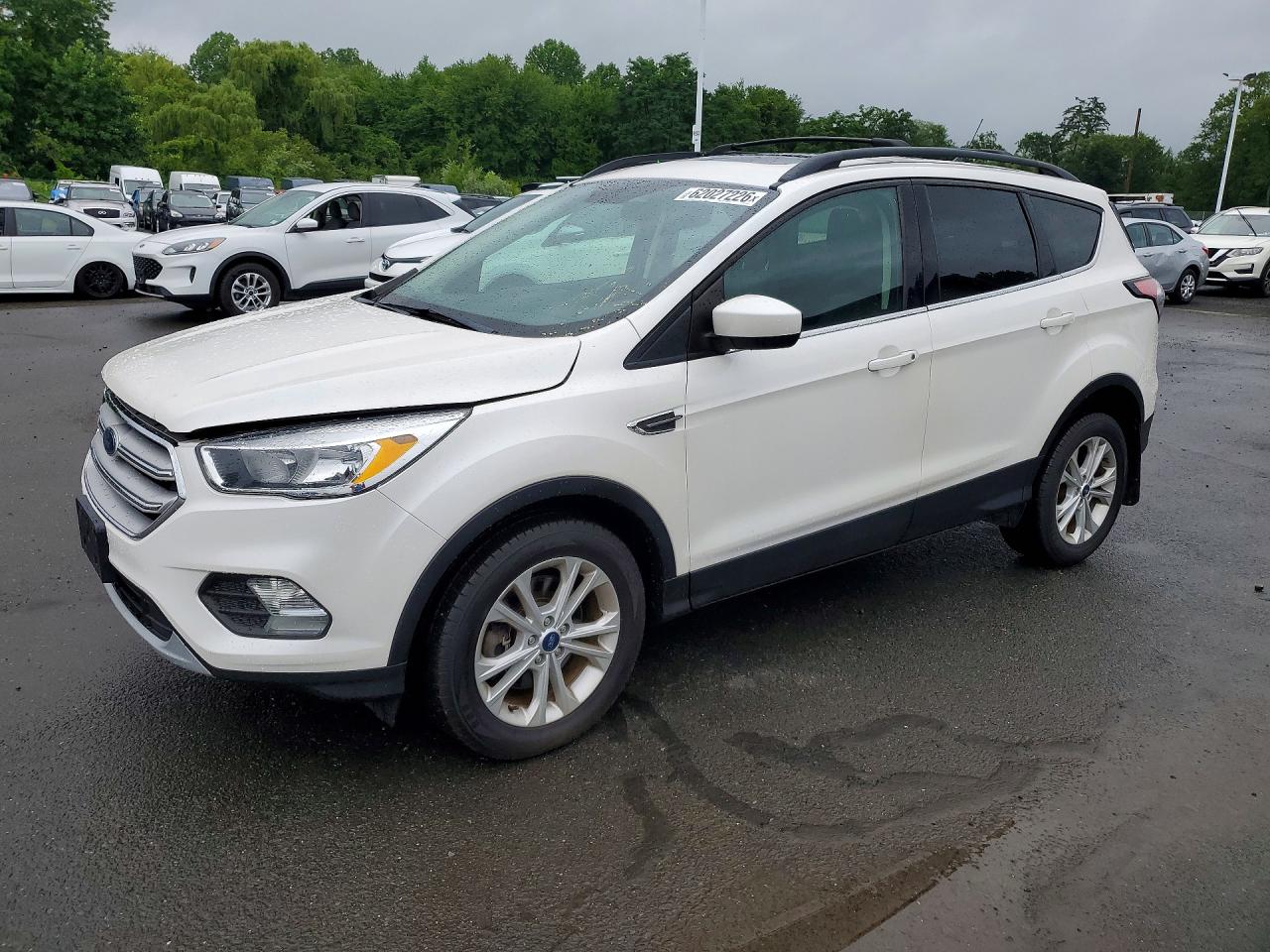 2018 Ford Escape SE, VIN 1FMCU9GD0JUC24485 — Minor dents and scratches