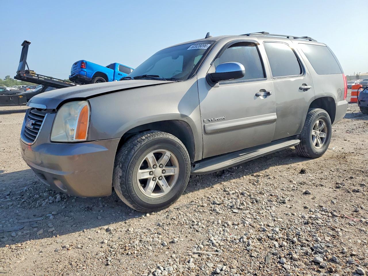 2011 GMC Yukon SLE, VIN 1GKS1AE02BR140073 — Front end