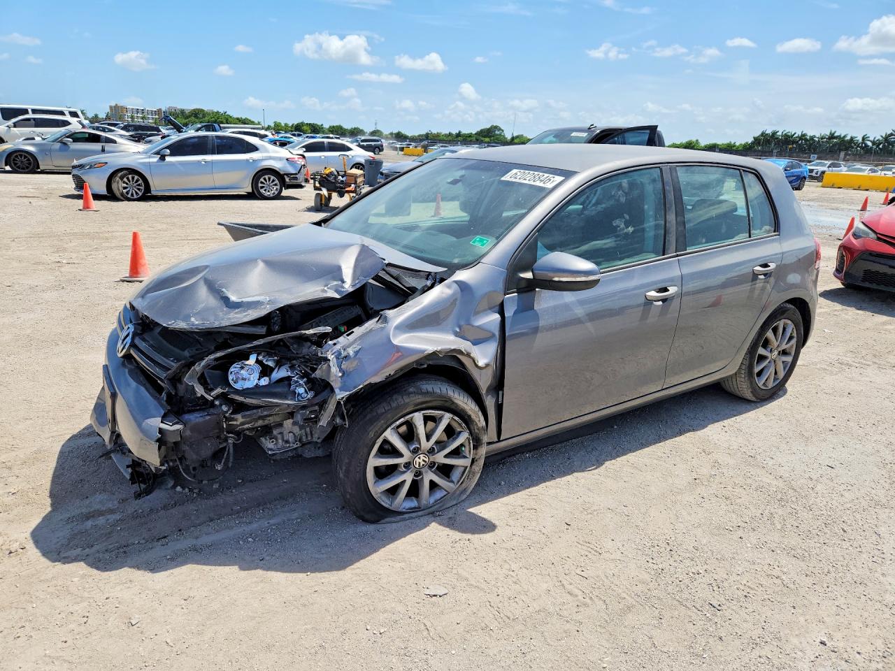 2010 Volkswagen Golf, VIN WVWDA7AJ5AW284464 — Front end