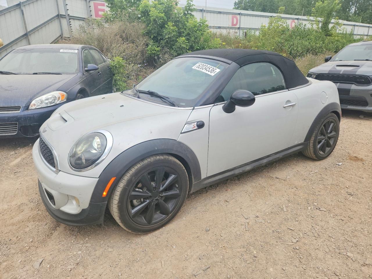 2013 MINI Roadster S, VIN WMWSY3C55DT565873 — Minor dents and scratches