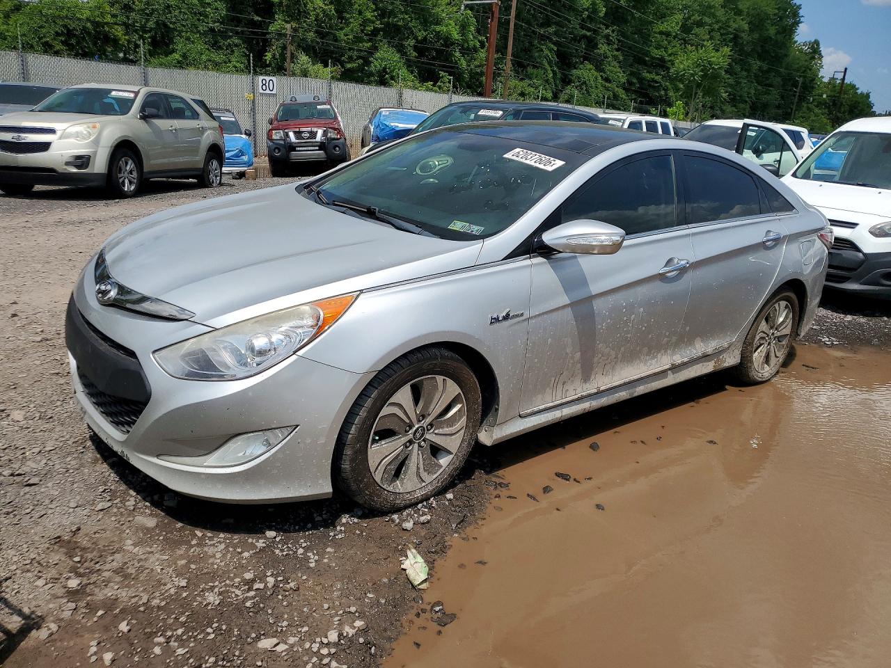 2014 Hyundai Sonata Limited, VIN KMHEC4A42EA108610 — Vandalism