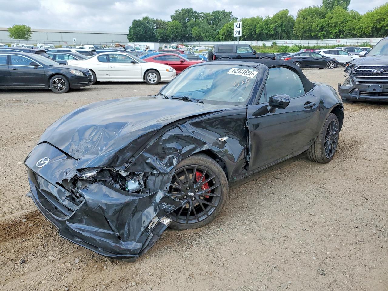2016 Mazda MX-5 Miata Club, VIN JM1NDAC79G0105221 — Front end