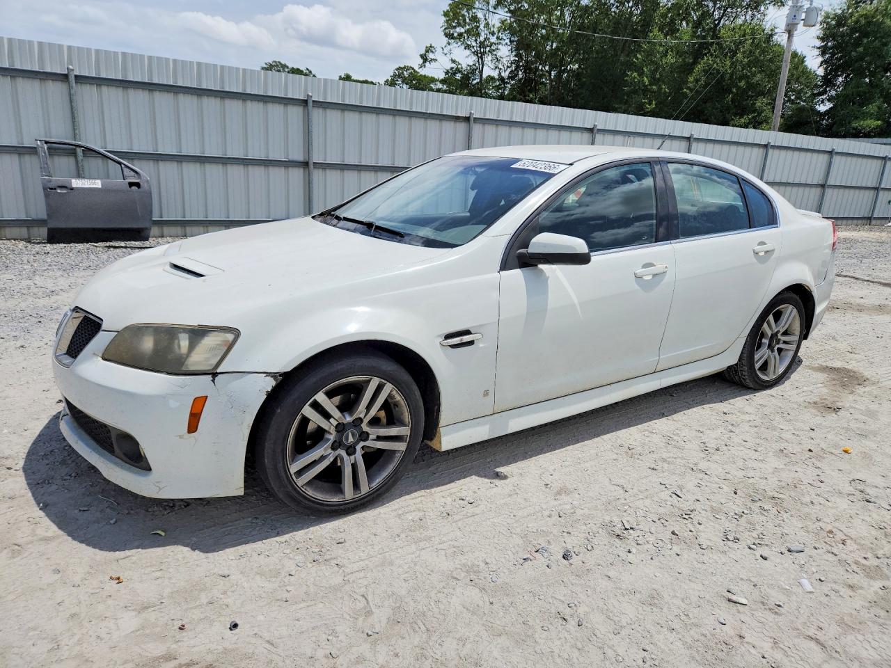 2008 Pontiac G8, VIN 6G2ER57768L133116 — Front end