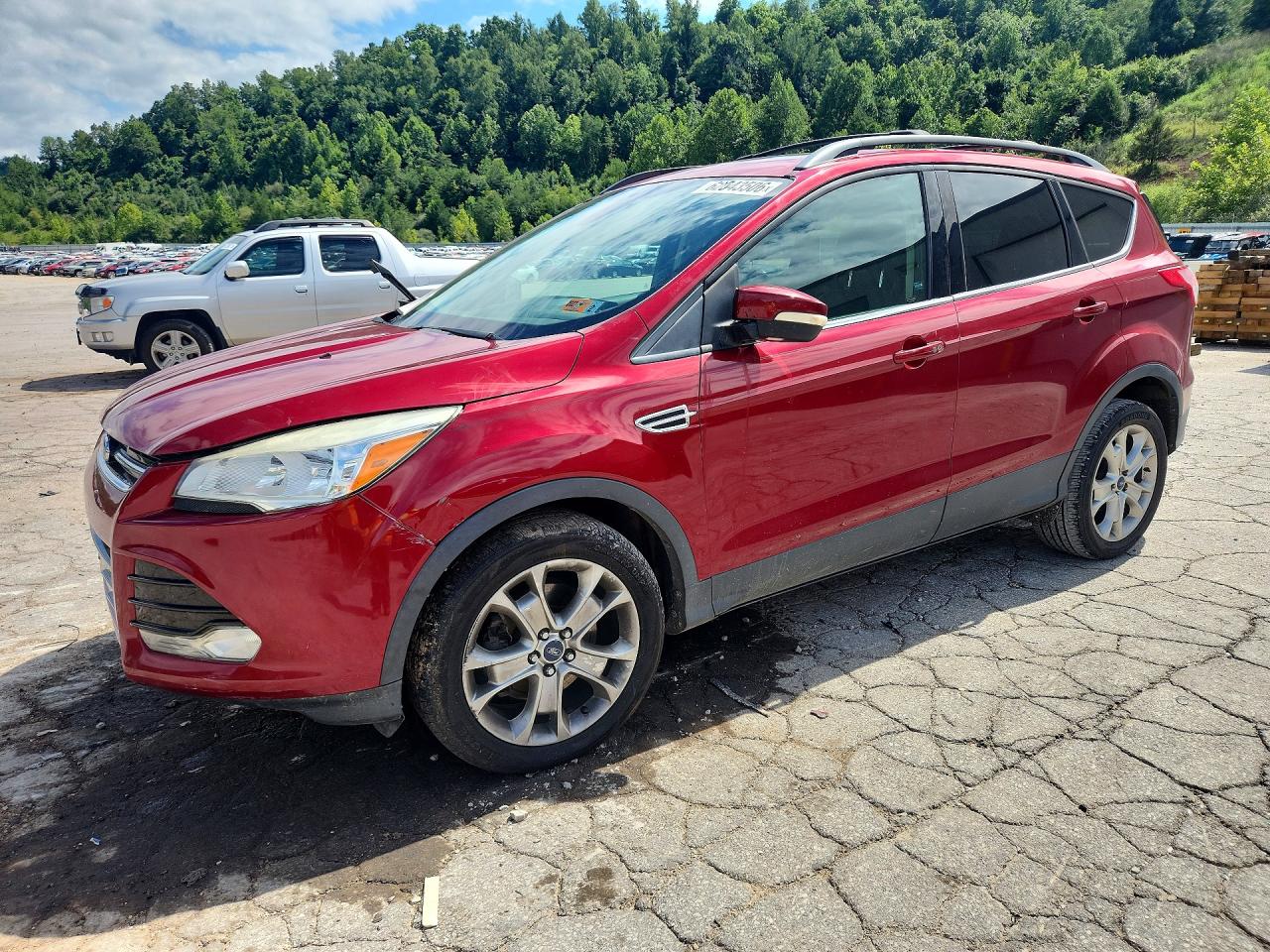 2013 Ford Escape SEL, VIN 1FMCU9HX0DUA46137 — Engine fire