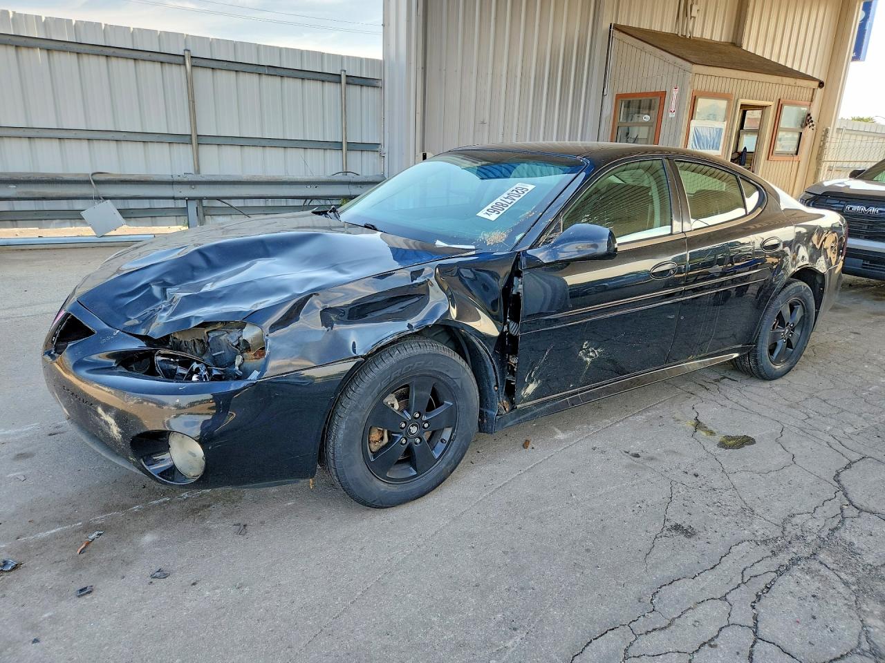 2007 Pontiac Grand Prix, VIN 2G2WP552571136401 — Перед