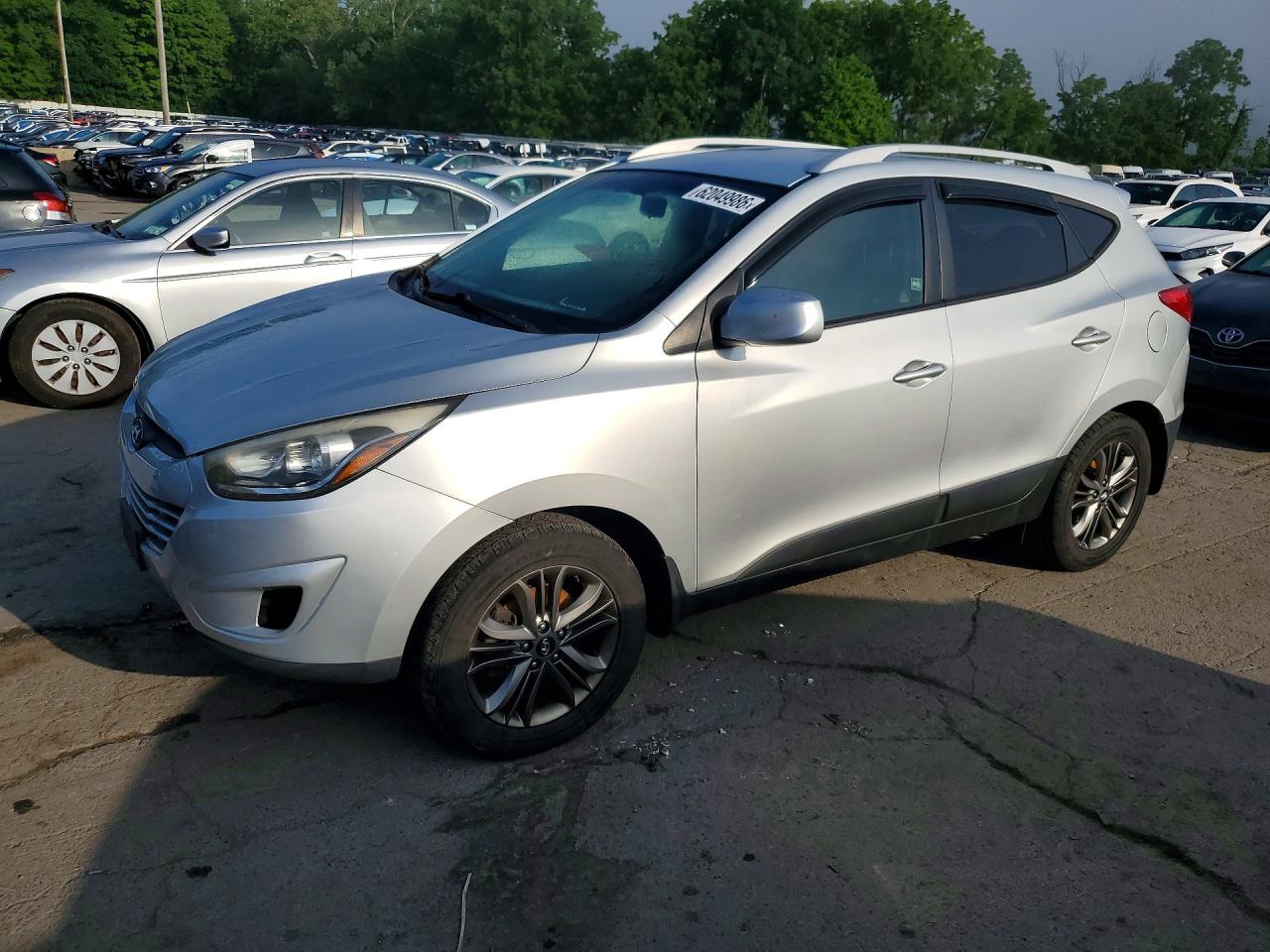 2014 Hyundai Tucson Limited, VIN KM8JUCAG4EU806554 — Rear end