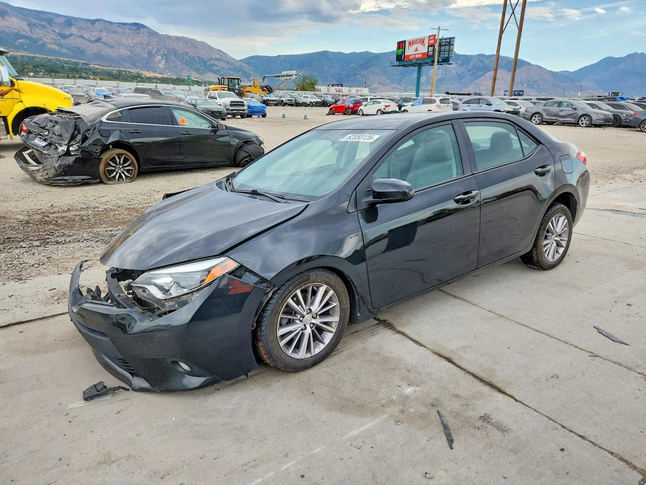 2014 Toyota Corolla LE Plus, VIN 2T1BURHE0EC226067 — Front end