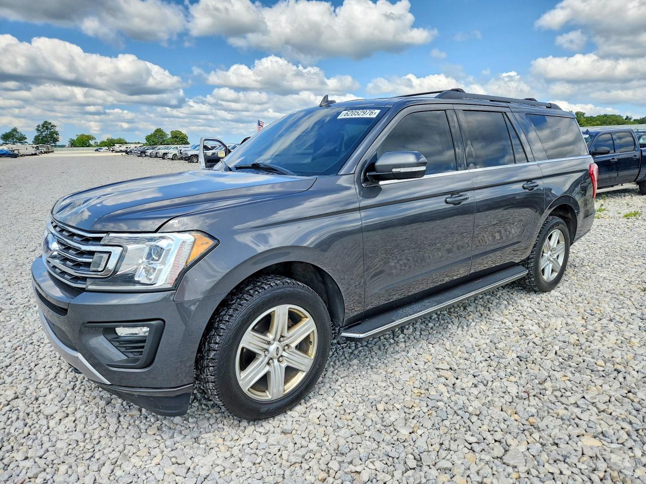 2018 Ford Expedition Max XLT, VIN 1FMJK1JT7JEA07556 — Normal wear