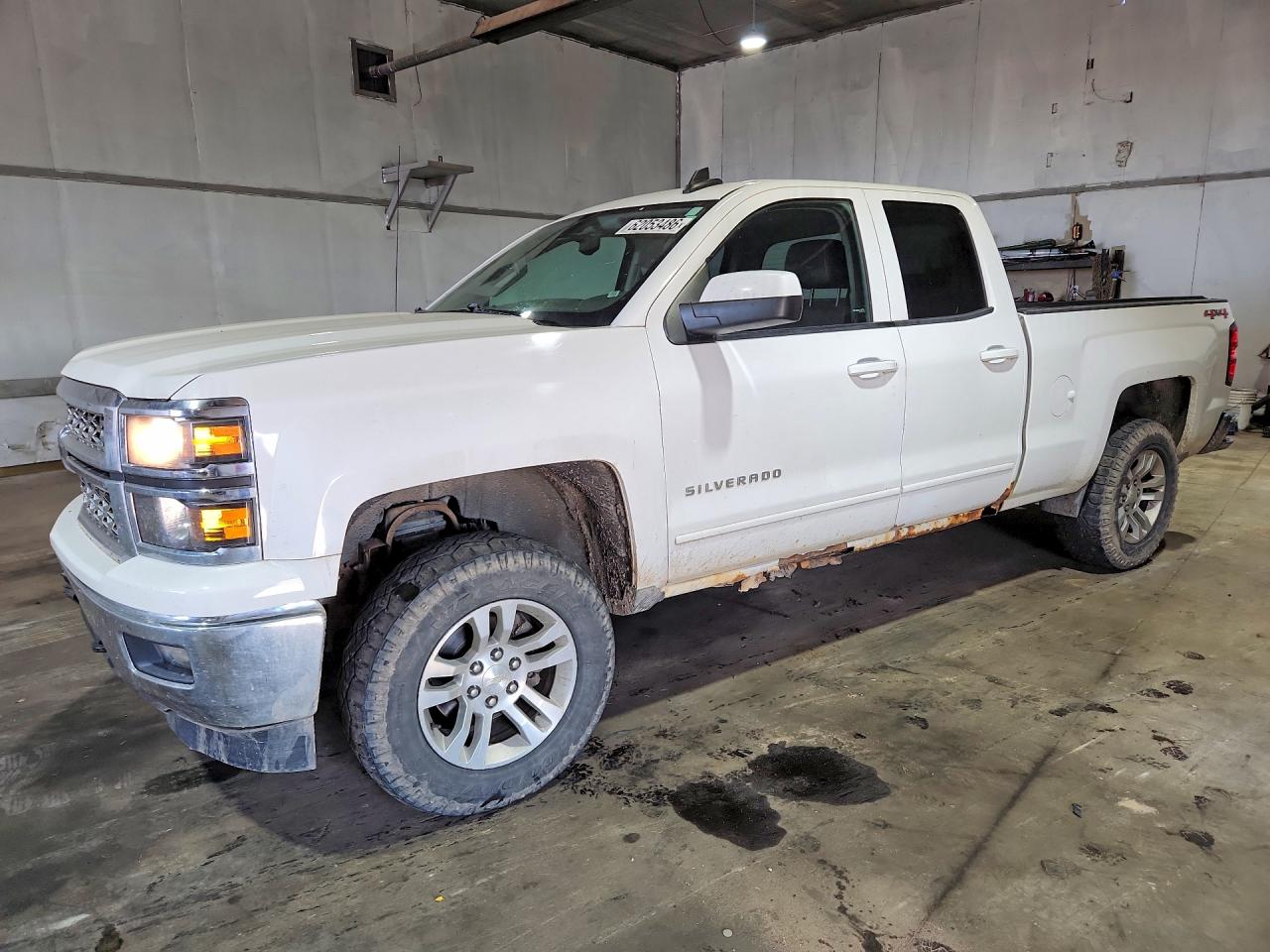2015 Chevrolet Silverado 1500 LT, VIN 1GCVKREC7FZ447128 — Front end