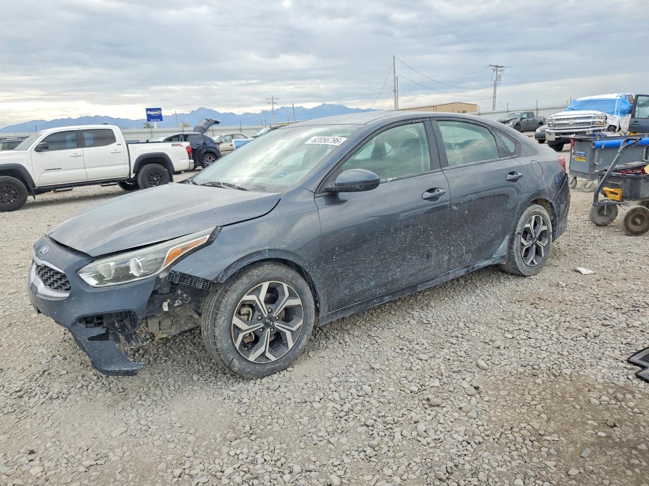 2019 Kia Forte LXS, VIN 3KPF24AD5KE077793 — Перед