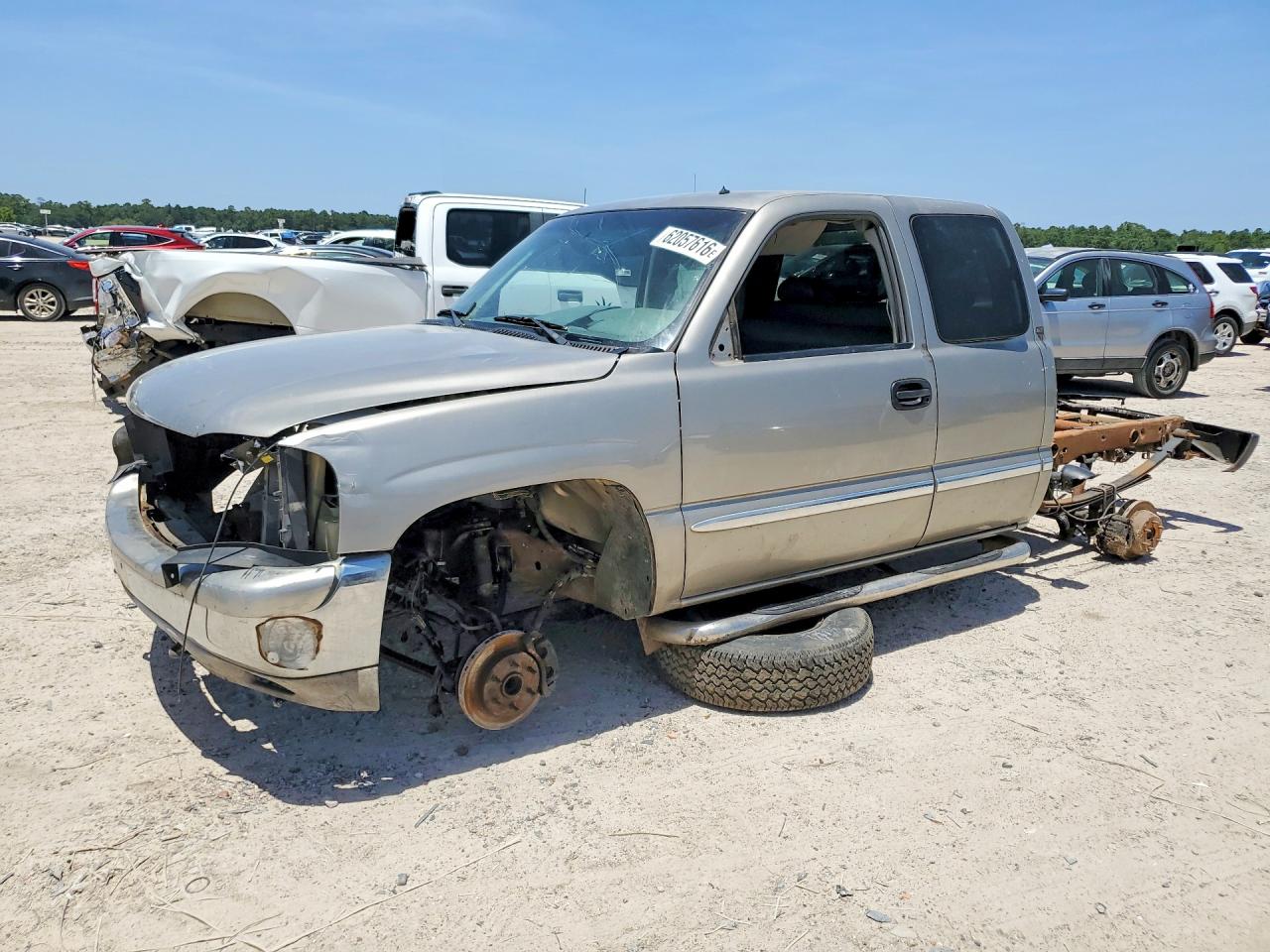 2001 GMC Sierra 1500 SLE, VIN 2GTEK19T111401615 — Stripped