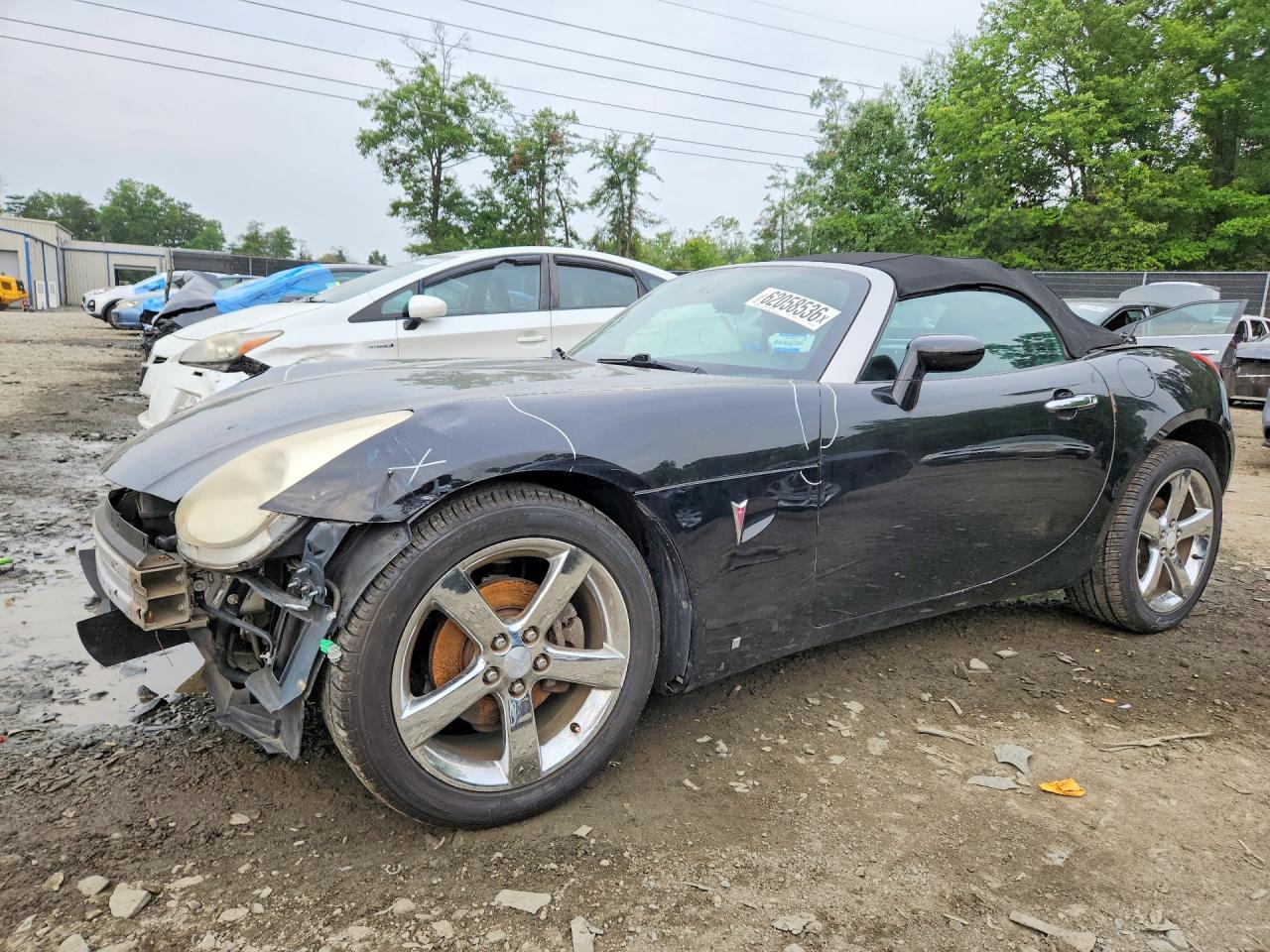 2007 Pontiac Solstice, VIN 1G2MB35B27Y107266 — Front end