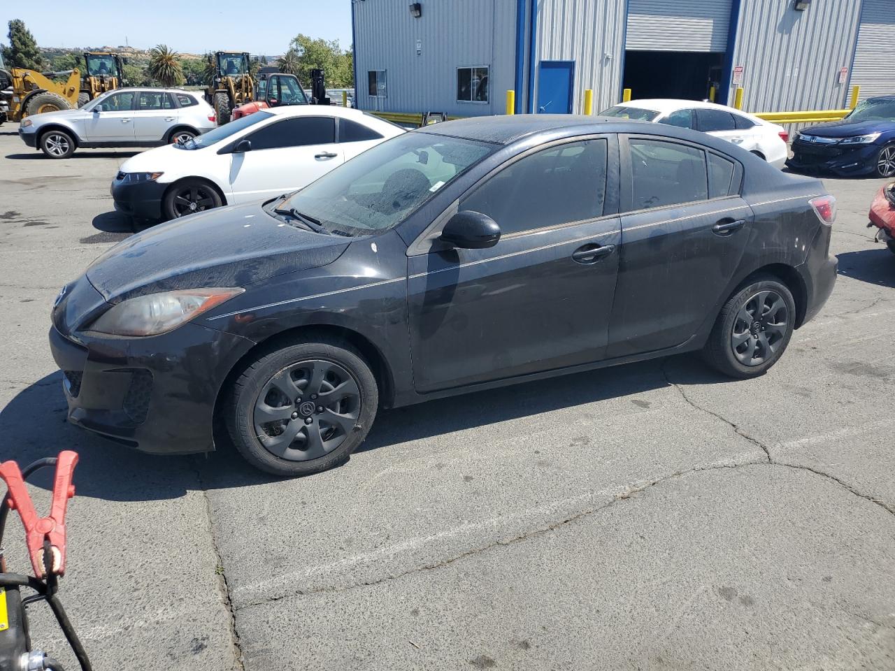 2013 Mazda 3 i SV, VIN JM1BL1TF9D1846018 — Minor dents and scratches
