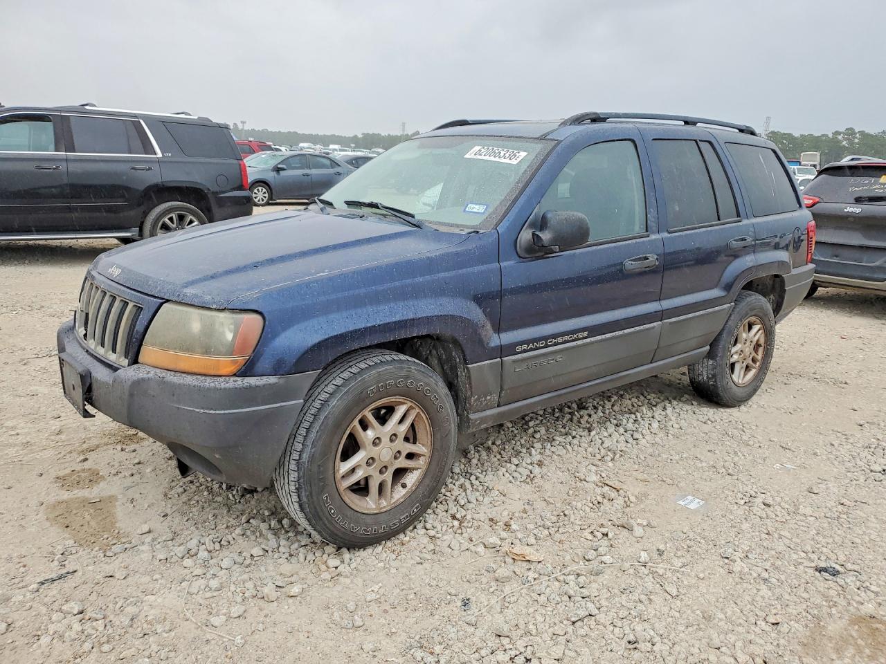 2004 Jeep Grand Cherokee Laredo, VIN 1J4GX48S64C230261 — Перед