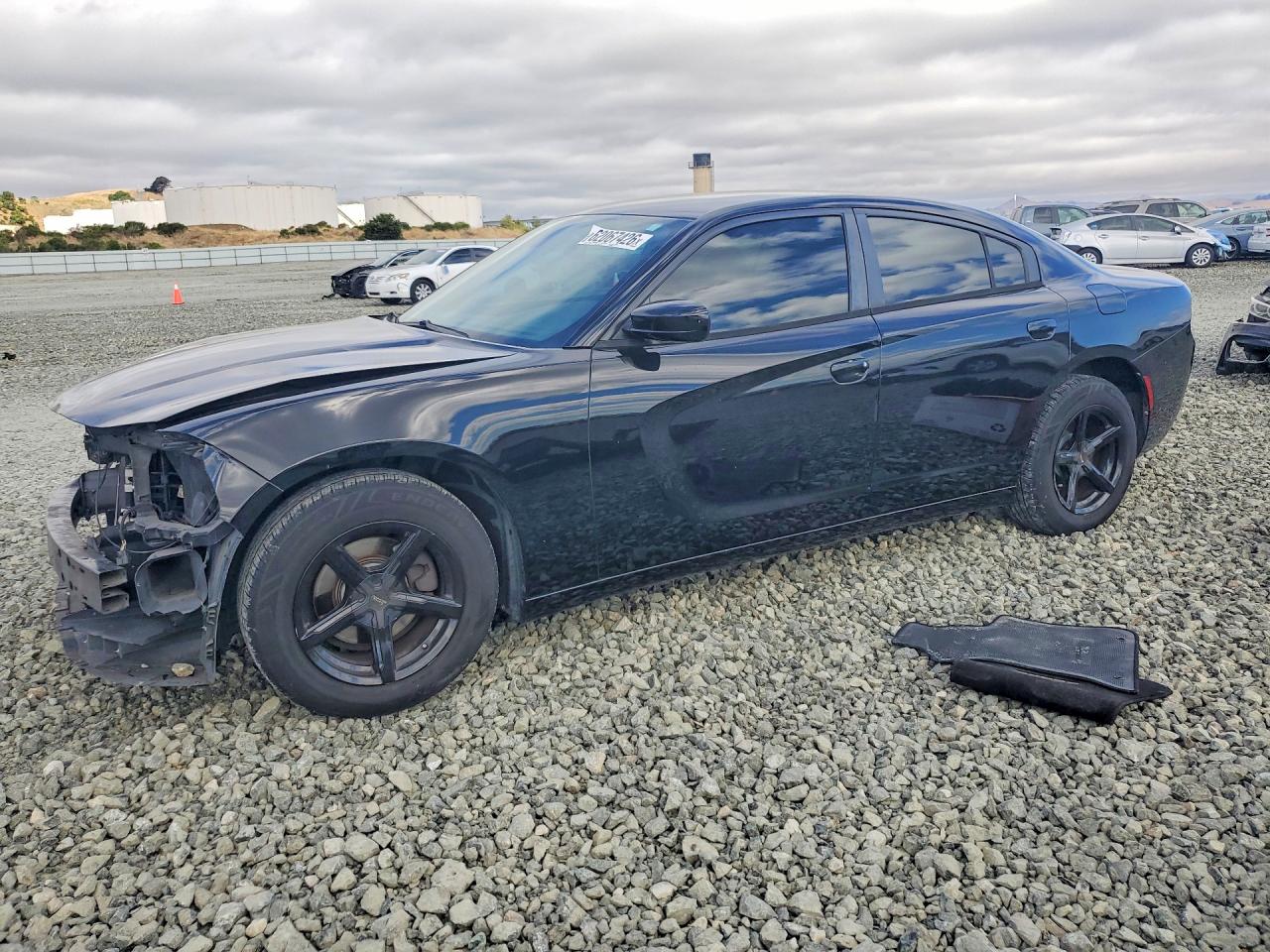 2015 Dodge Charger SE, VIN 2C3CDXBGXFH865958 — Front end