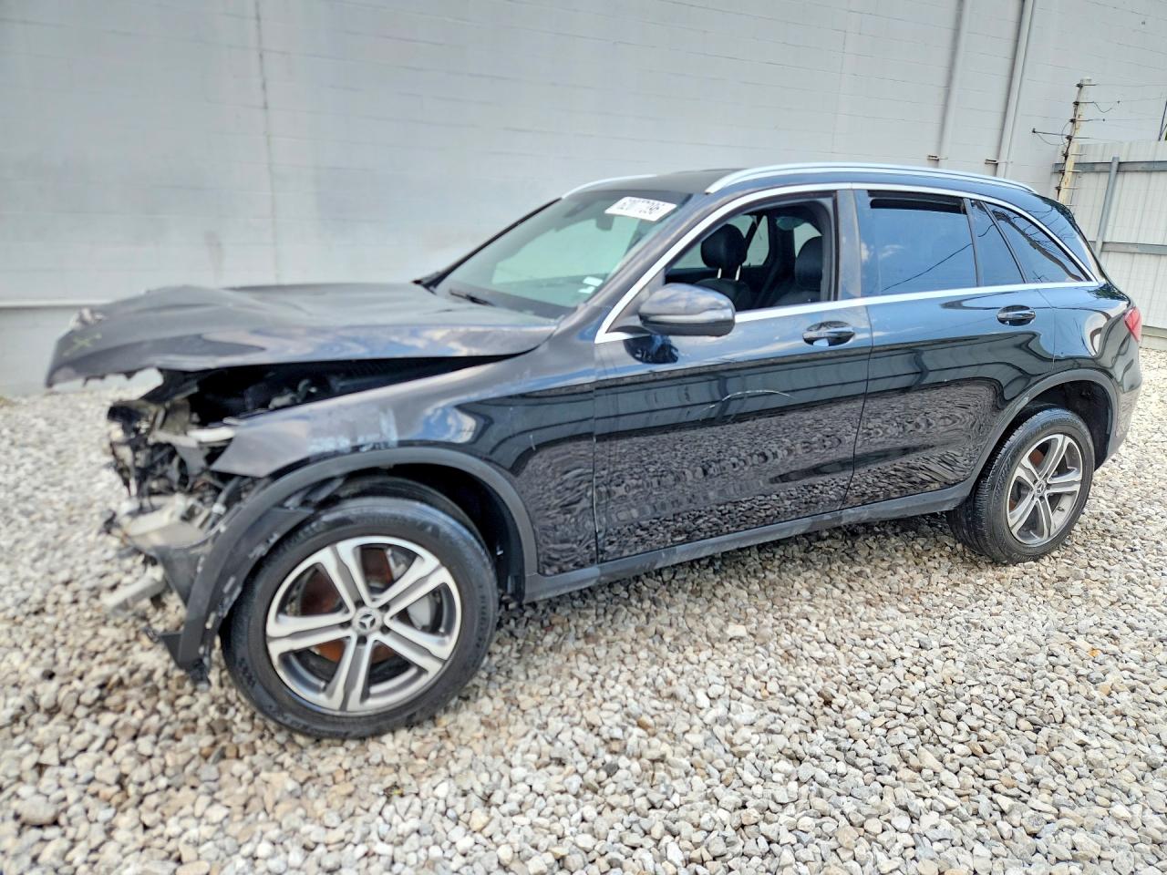 2020 Mercedes-Benz GLC 300, VIN WDC0G8EB9LF708215 — Front end