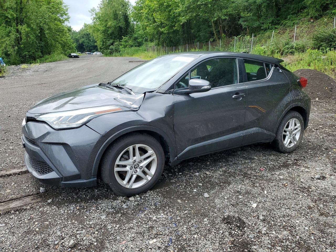 2020 Toyota C-HR LE, VIN NMTKHMBX1LR114835 — Перед