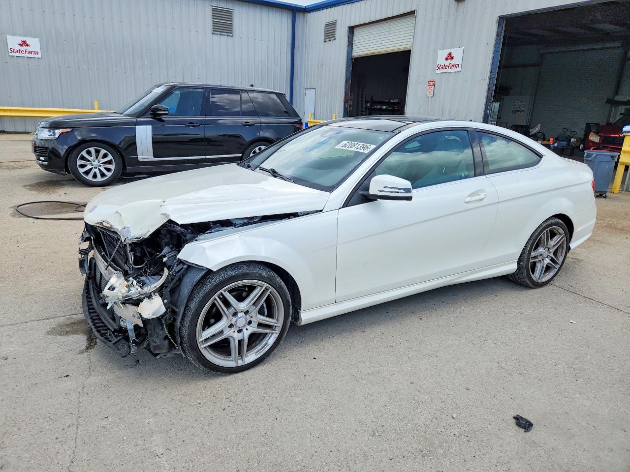 2013 Mercedes-Benz C 250, VIN WDDGJ4HB6DG044211 — Front end