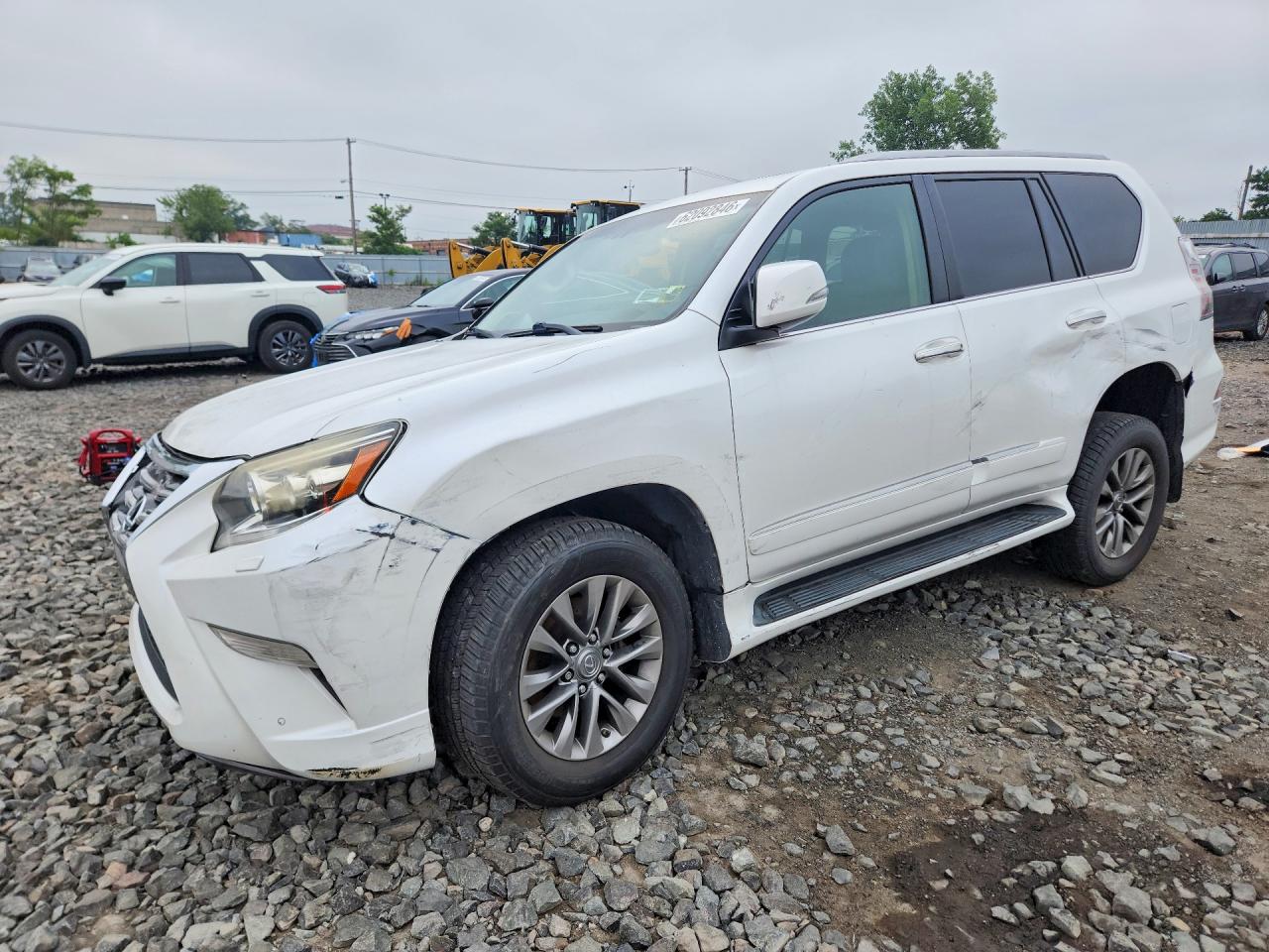 2015 Lexus GX 460 Luxury, VIN JTJJM7FX0F5117141 — Side