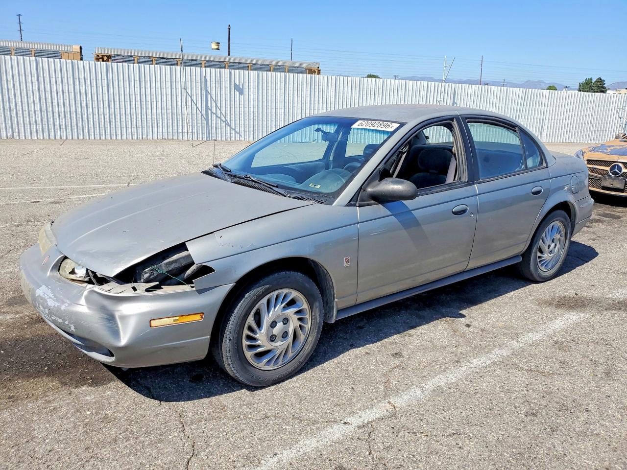 1998 Saturn SL, VIN 1G8ZJ5273WZ184537 — Front end